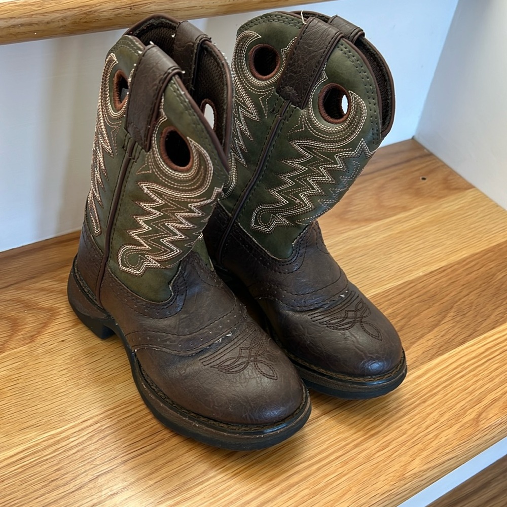 Barely worn Lil Durango round toe cowboy boots